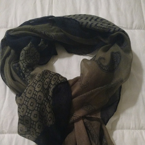 Scarf - Picture 1 of 1
